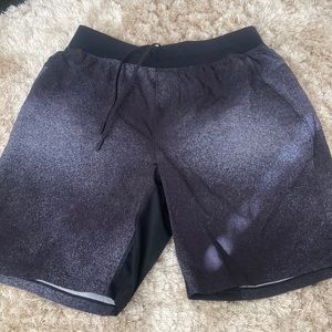 Lululemon men shorts Large